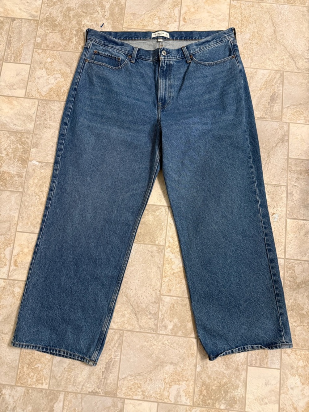 Abercrombie and Fitch Women's Curve Love The Slouchy Jean Mid Rise Size 34R
